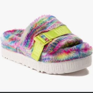 UGGs Fluffita slides